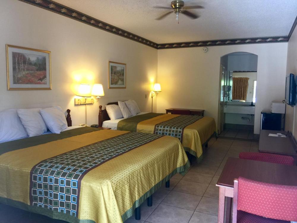Superior King Room interior